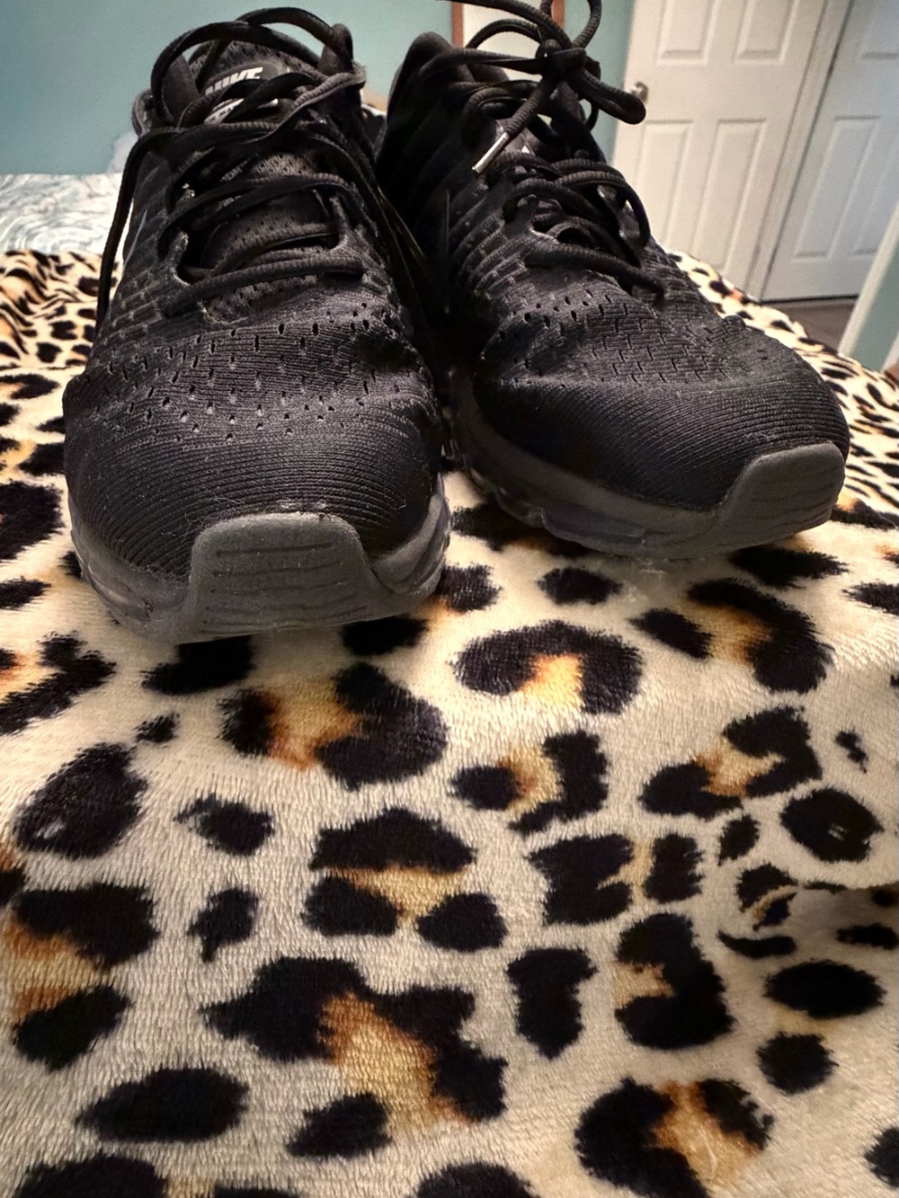 Nike Air Max Men’s Black Running Shoes - Picture 3 of 7